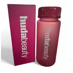 Huda Beauty 550ml Water Bottle